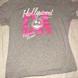 Shirt it’s almost brand new it was to big on me